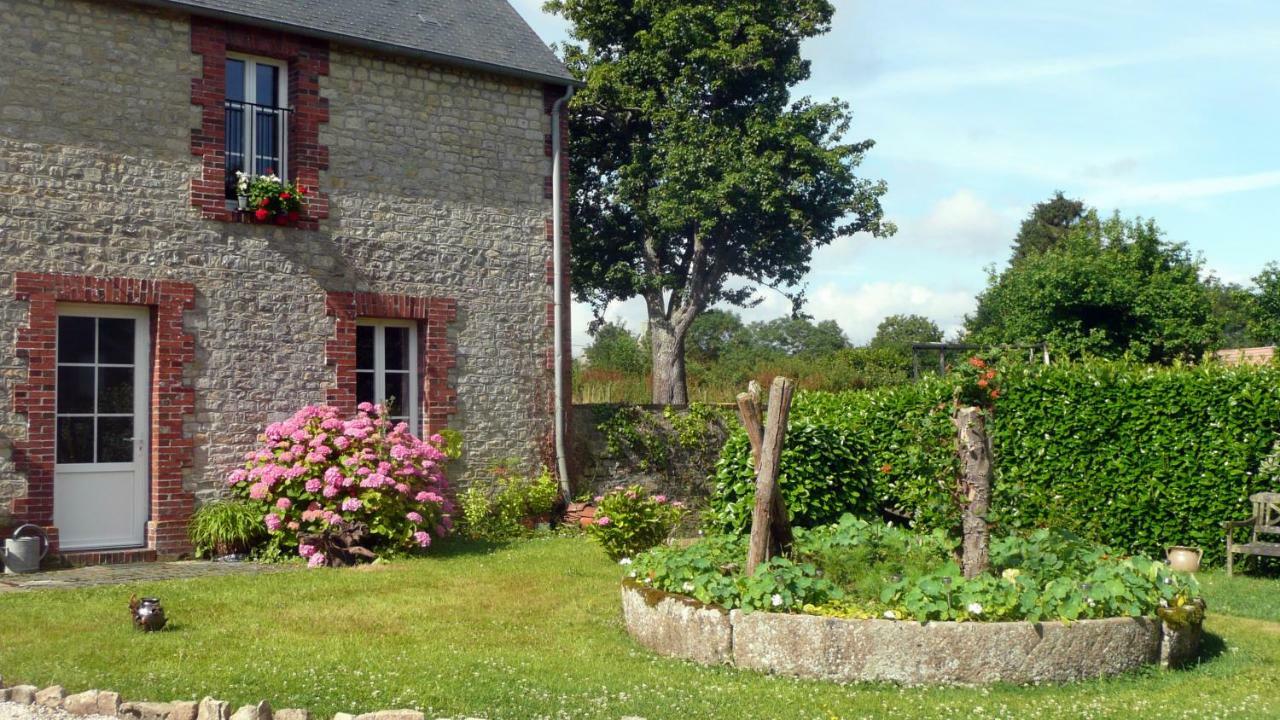Gite De La Cour Vautier Mandeville-en-Bessin Exterior foto